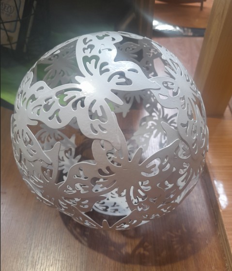 [NULL] boule blanche papillons